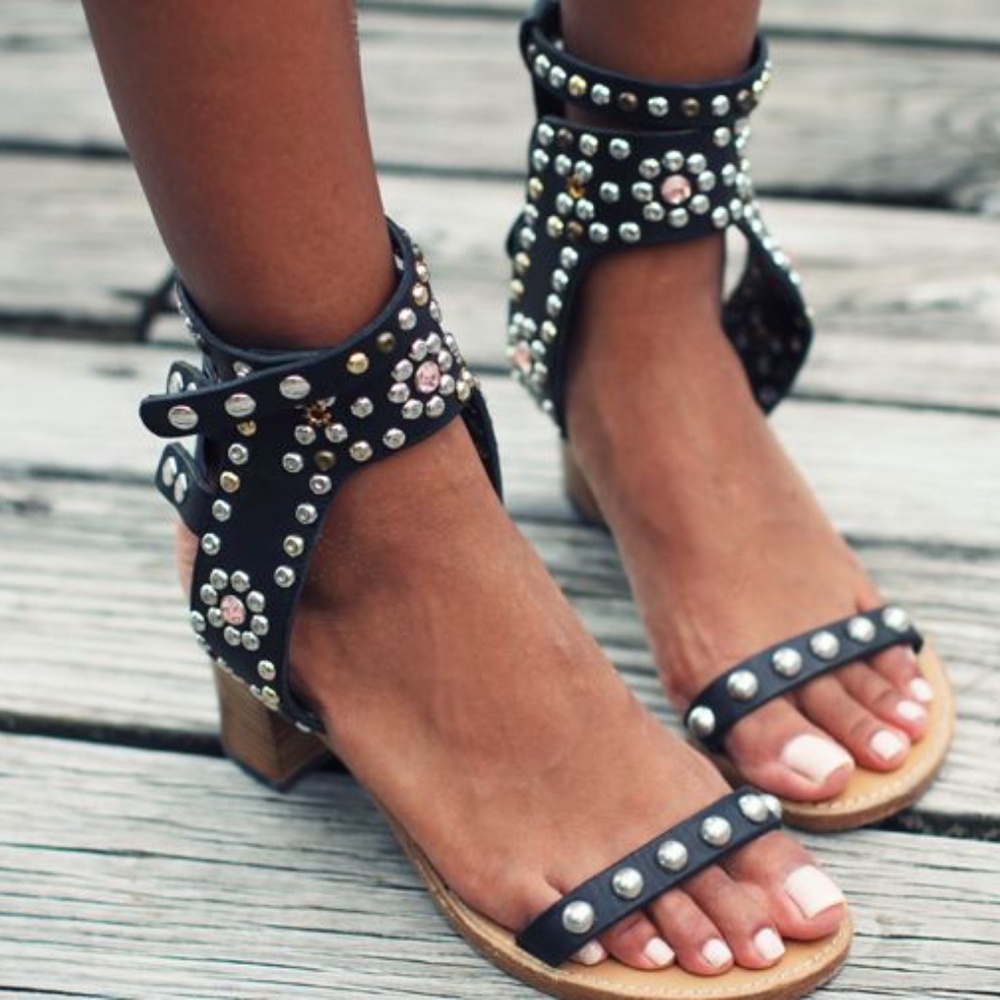 Gorgeous Black Studded Jeweler Strappy Gladiator Chunky Heel Sandals 7 7.5 38